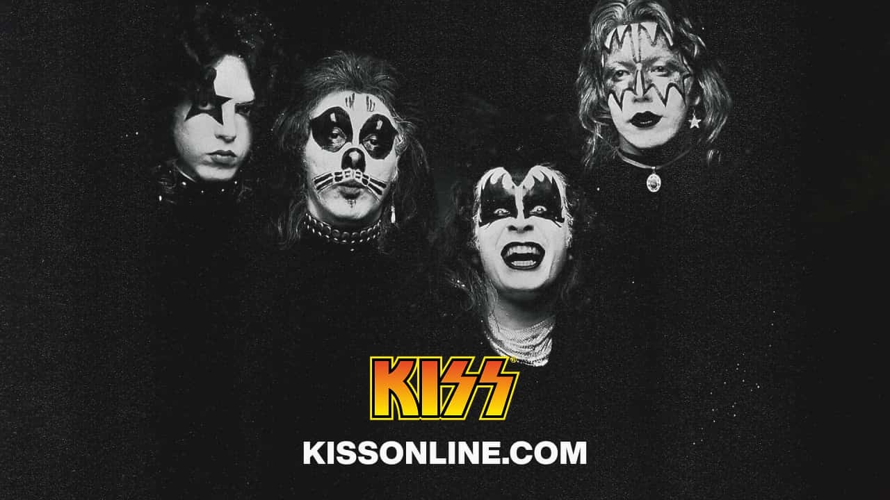 絵画+タペストリー Kiss In The Dark Kiss from the darkness（初回限定盤B） – SCANDAL Official Website